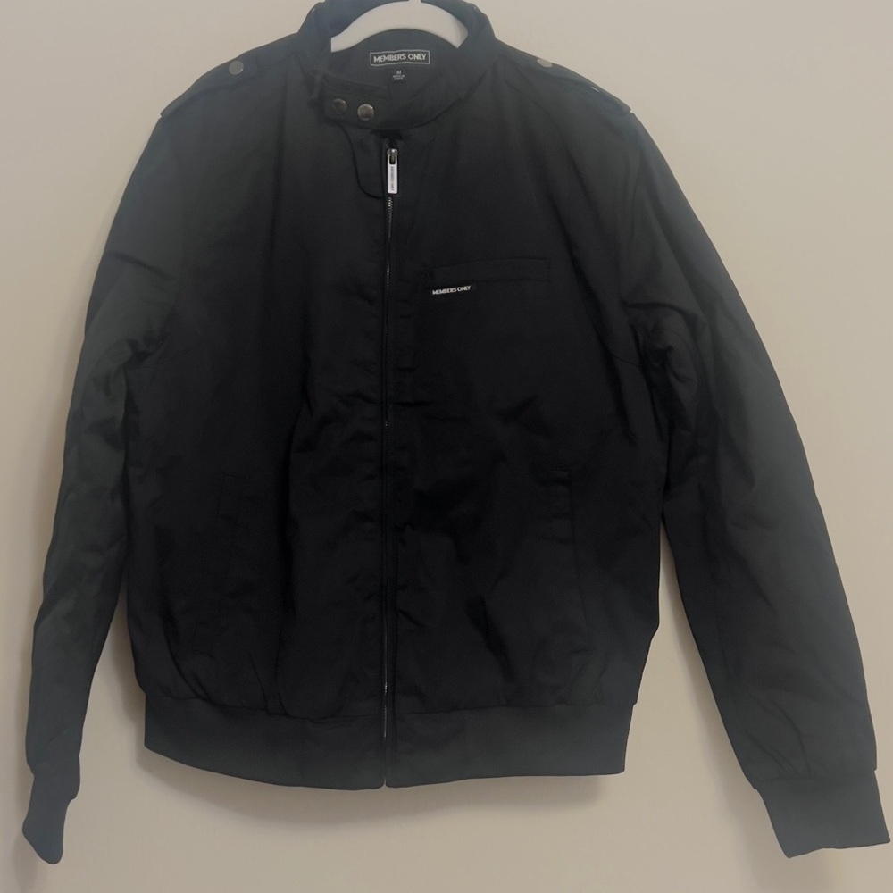 Members Only Classic Black Bomber Jacket – Men’s Size Medium – New